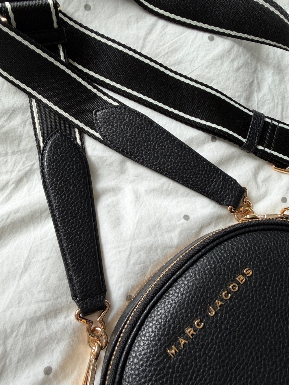 Marc Jacobs Black Pebbled Round Crossbody Bag with Gold Hardware - Picture 14 of 14